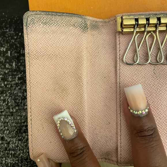 LOUIS VUITTON 6 Ring Key Holder - Picture 10 of 13